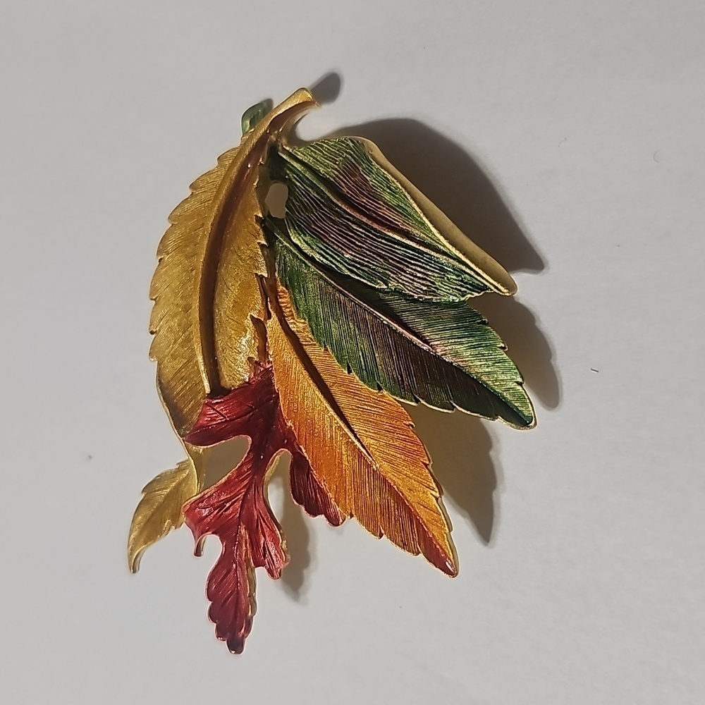 Jonathan Large Fall Brooch - Picture 3 of 7